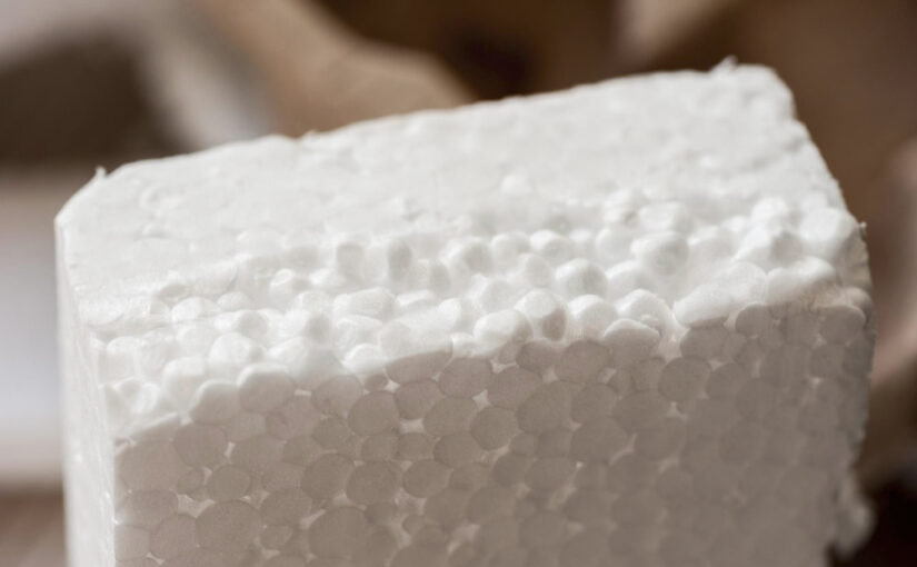 Optymalna temperatura cięcia styropianu – jak uniknąć topienia materiału?